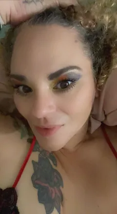 OnlyFans cuenta ycurvy25 header 2