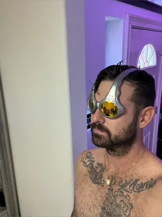 OnlyFans account  makeyoububbles avatar 1