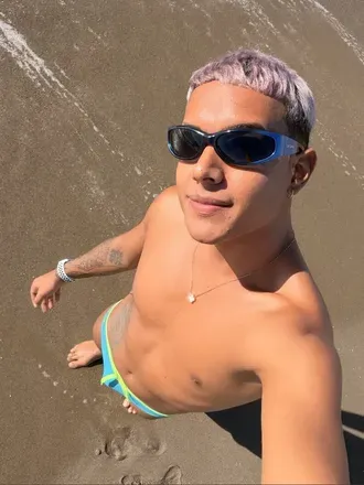 OnlyFans cuenta milkbluexxx header 2