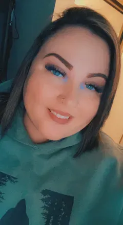 OnlyFans account  blueeyedxthiccthighed avatar 1