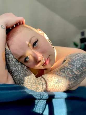 OnlyFans cuenta baldblondebaddiee avatar 1