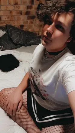 OnlyFans cuenta e-femboi header 2