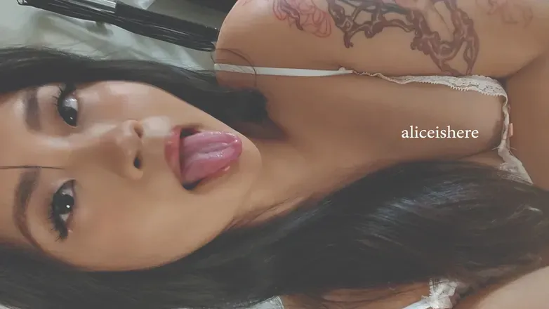 OnlyFans cuenta onlyaliceishere header 2