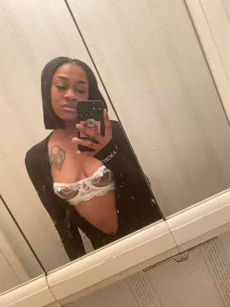 OnlyFans cuenta thedamnmoo header 2