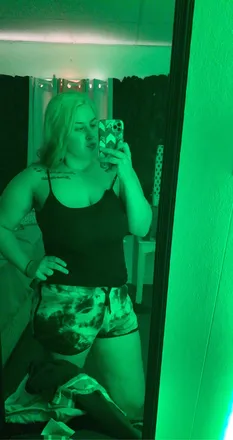 OnlyFans account  allyebarb header 2