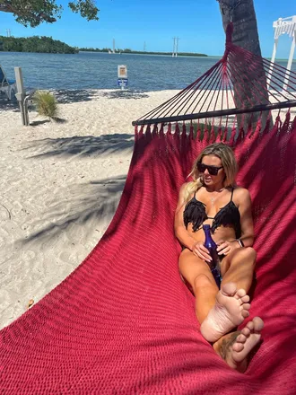 OnlyFans cuenta tiffanybryanbikini header 2