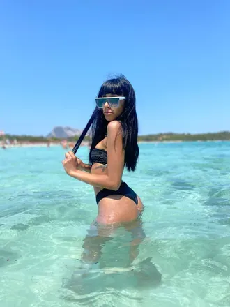 OnlyFans cuenta itsviooolet header 2