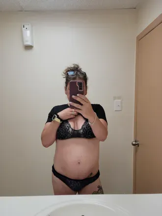 OnlyFans cuenta downrivercouplewife avatar 1