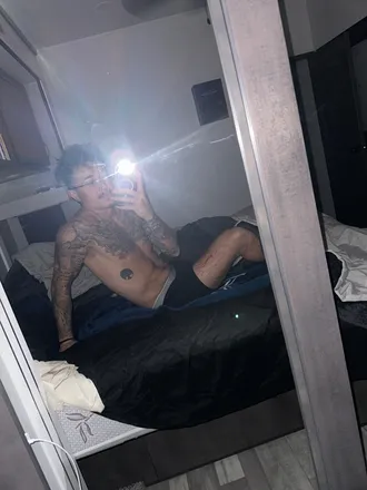 OnlyFans cuenta yxngwolf header 2