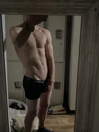 OnlyFans cuenta johnny.salami header 2