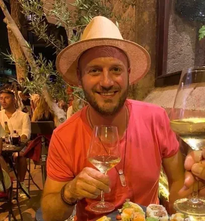 OnlyFans account  mrguide avatar 1