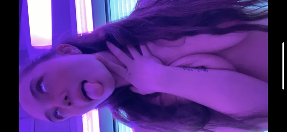 OnlyFans cuenta sweetestpeach1 header 2