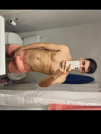 OnlyFans cuenta thegoldenboy40 header 2