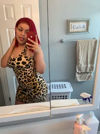 OnlyFans cuenta sexyprettyyella avatar 1