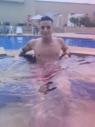 OnlyFans account  andres69r header 2