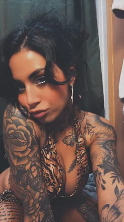OnlyFans cuenta victoria_rae69 header 2