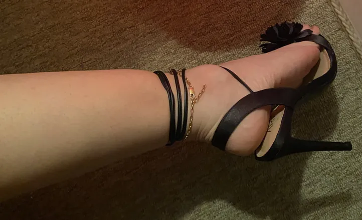 OnlyFans cuenta luckychuz header 2