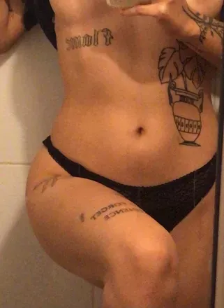 OnlyFans cuenta ivmelanie header 2