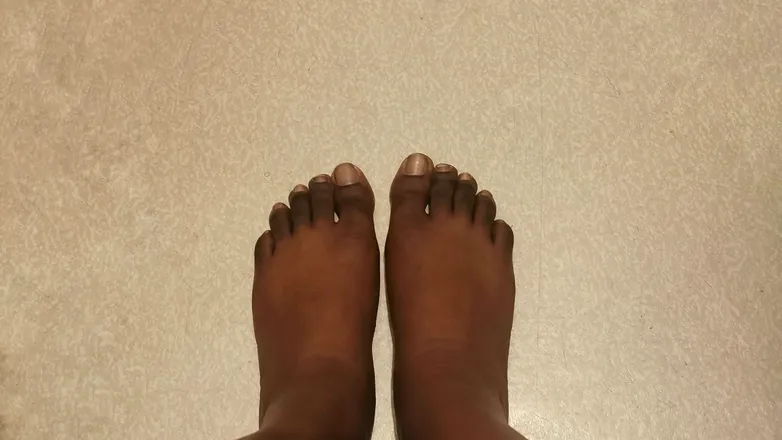 OnlyFans cuenta nony_pied header 2