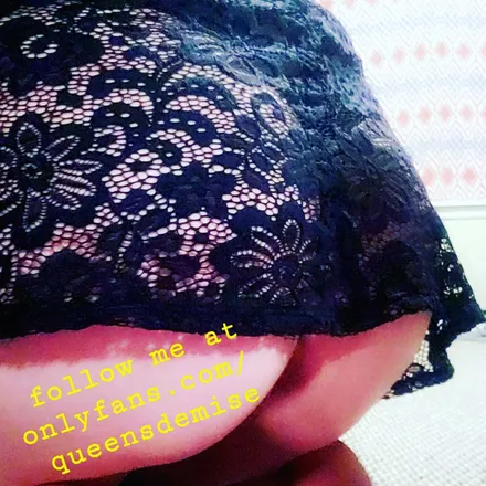 OnlyFans cuenta queensdemisefree header 2