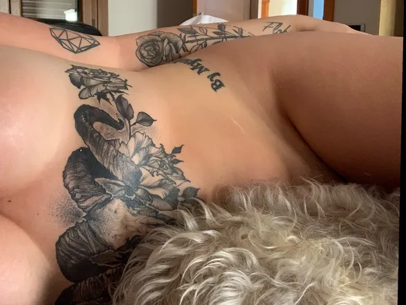 OnlyFans cuenta silviii23_xxx header 2