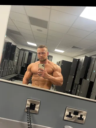 OnlyFans cuenta j.muscle header 2
