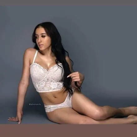 OnlyFans account  frecklefaceee header 2