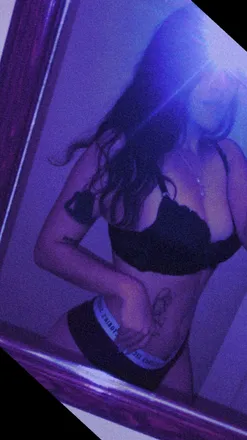OnlyFans cuenta luzbelloz header 2