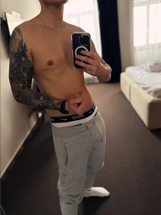 OnlyFans cuenta mickeymateo header 2