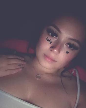 OnlyFans cuenta justynemc header 2