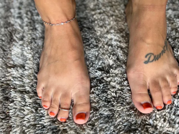 OnlyFans cuenta feetsiesadministrator header 2