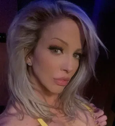 OnlyFans cuenta adriennesteel avatar 1
