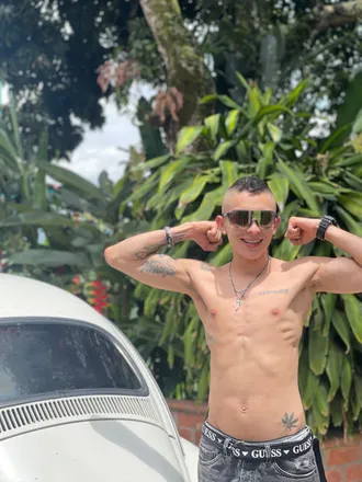 OnlyFans cuenta alxxoz23 header 2