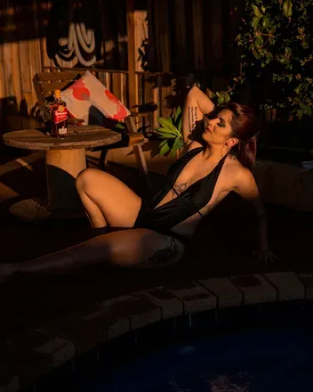 OnlyFans account  peaches_n_cream89 header 2