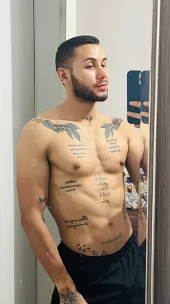 OnlyFans cuenta alejo.2105 avatar 1