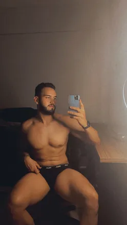OnlyFans cuenta riccardosales header 2