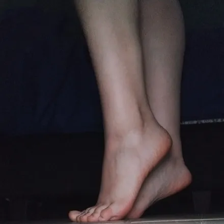 OnlyFans cuenta agni_feet header 2