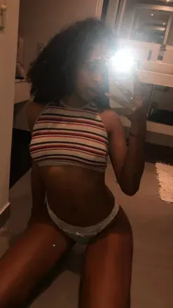 OnlyFans of yuricolo