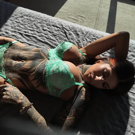 OnlyFans account  nacktschneckee header 2
