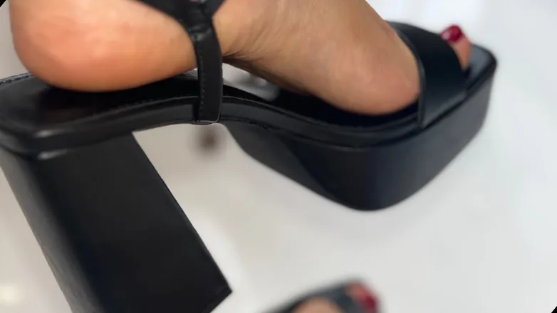 OnlyFans cuenta cutefeetmexico header 2