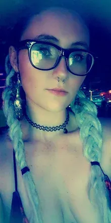 OnlyFans account  quietriott avatar 1