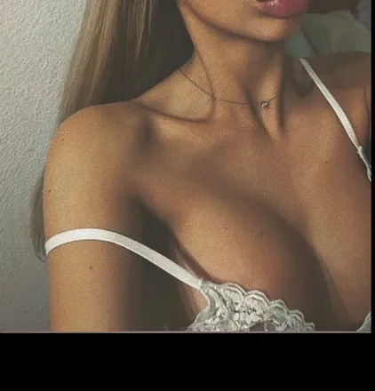 OnlyFans account  your_girl_next_door22 header 2