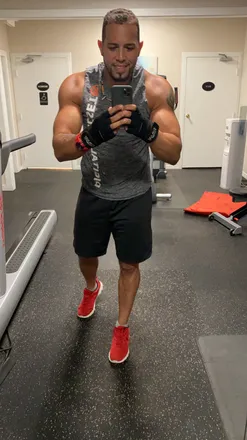 OnlyFans cuenta munecco33 header 2