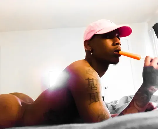 OnlyFans cuenta iamkiingkee header 2