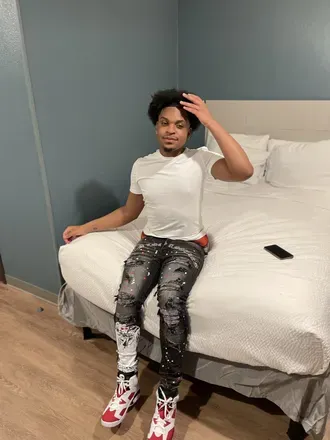 OnlyFans cuenta prettybttmdj header 2