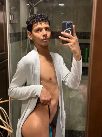 OnlyFans cuenta izzzzyxserrrrano avatar 1