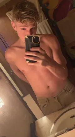 OnlyFans cuenta young_malfoy avatar 1