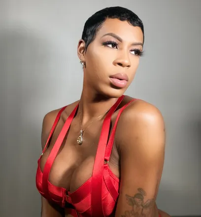OnlyFans of theechaneldoll