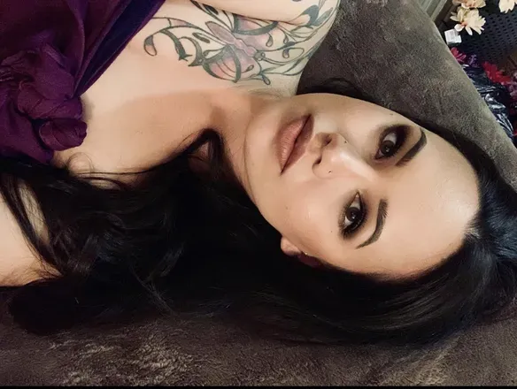 OnlyFans account  flo_nomenal header 2