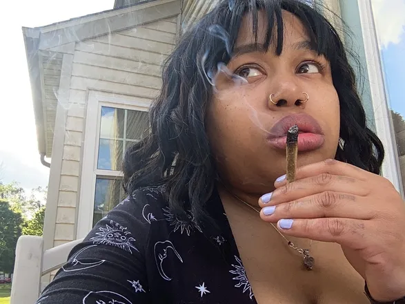 OnlyFans cuenta anxioussblkgrl header 2